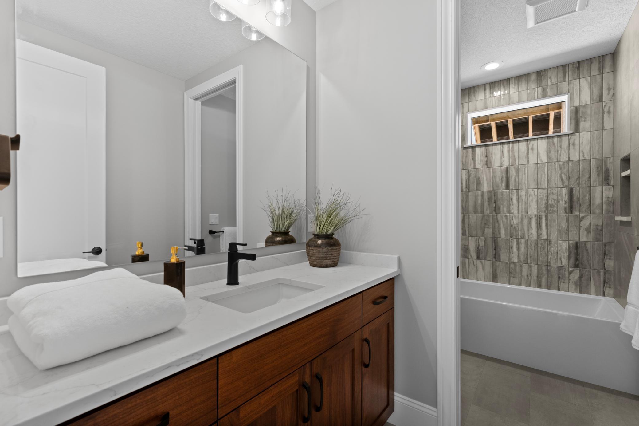 Rochester, Minnesota, 55902, United States, ,6 BathroomsBathrooms,Residential,Active,1770141