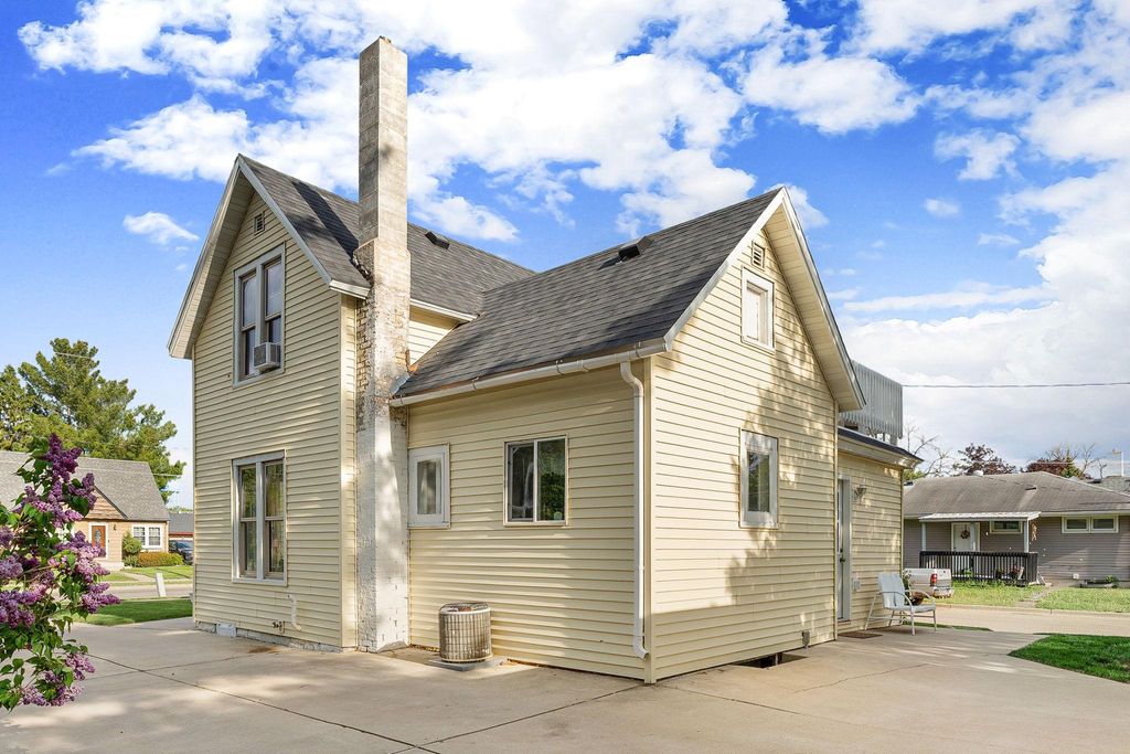 Photo of 108 14th Street SE, Austin, MN 55912 (MLS # 7075574)