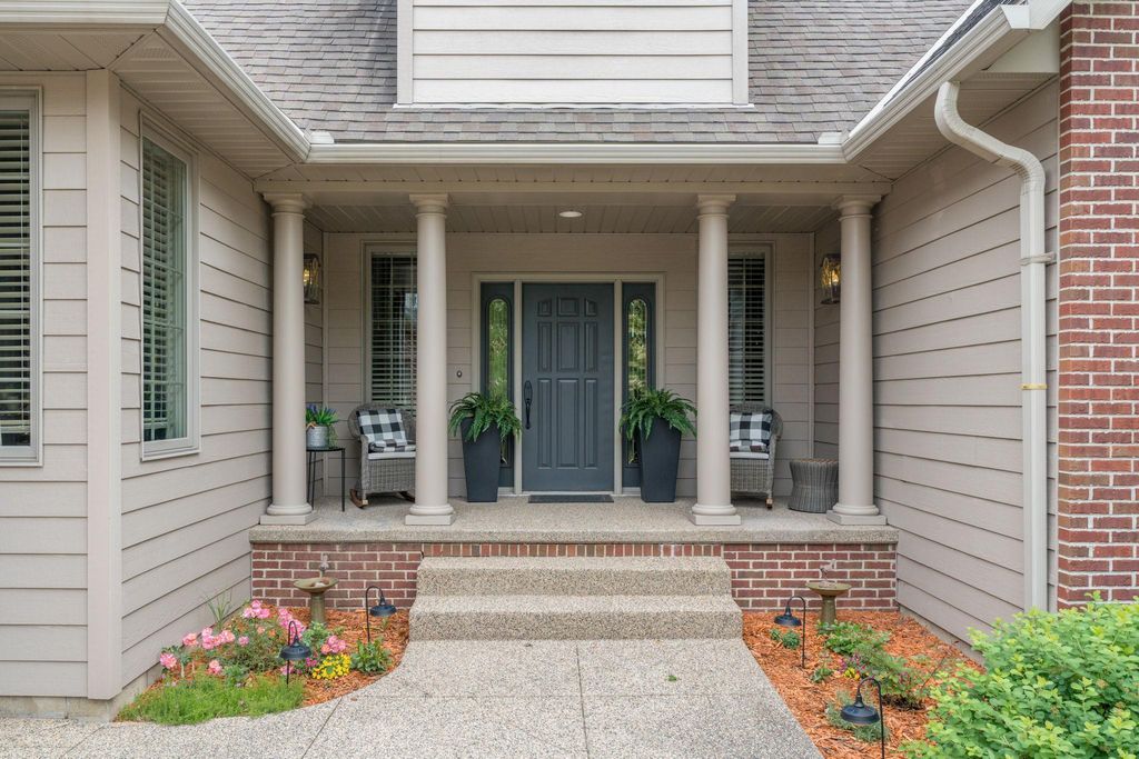 Photo of 233 Woodhill Court, Mankato, MN 56001 (MLS # 6823999)