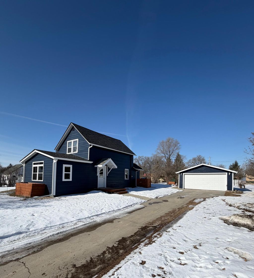 Photo of 547 3rd Avenue NW, Perham, MN 56573 (MLS # 7029028)