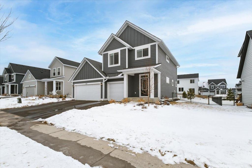 Photo of 5121 Coronado Drive, Woodbury, MN 55129 (MLS # 7012664)