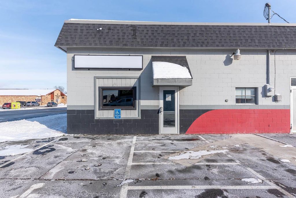 Photo of 1845 N Riverfront Drive, Mankato, MN 56001 (MLS # 7002159)