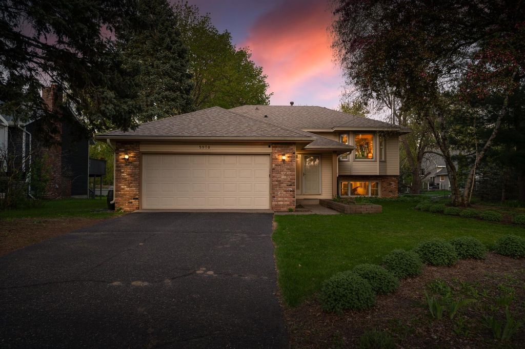 Photo of 5970 Pheasant Drive, Shoreview, MN 55126 (MLS # 7068355)