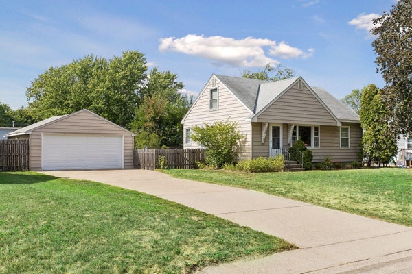 2578 17TH AVE NW, SAINT PAUL, MN 55112 - Image 3944e13dae94d89ec2d35d2d3089609e/2600594528
