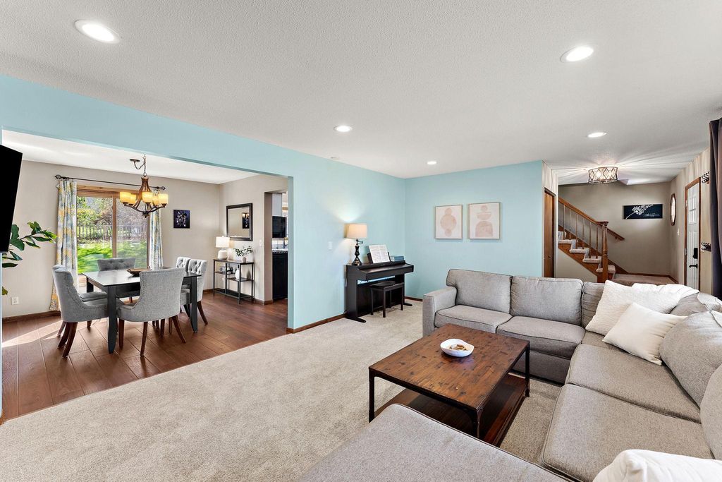 Photo of 3249 Camelot Drive, Woodbury, MN 55125 (MLS # 7058305)