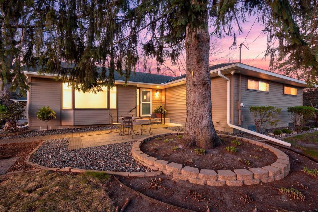 Photo of 2998 Burnside Avenue, Eagan, MN 55121 (MLS # 7061521)