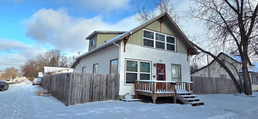 Photo of 822 7th Street, International Falls, MN 56649 (MLS # 6823421)