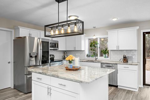 5249 W 95th Street Bloomington MN 55437