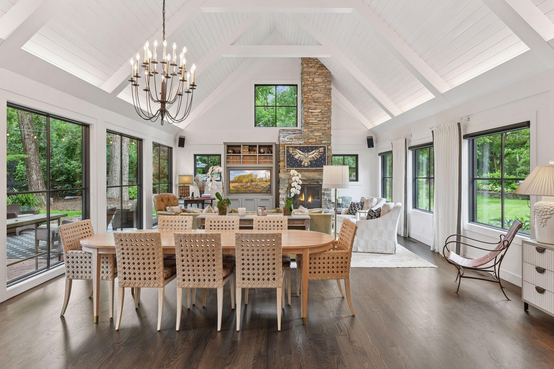6617 Iroquois Trail