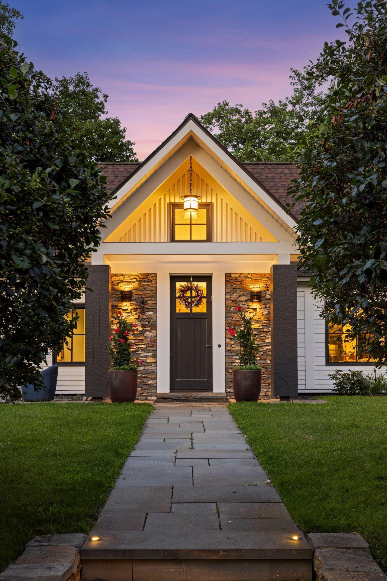 6617 Iroquois Trail