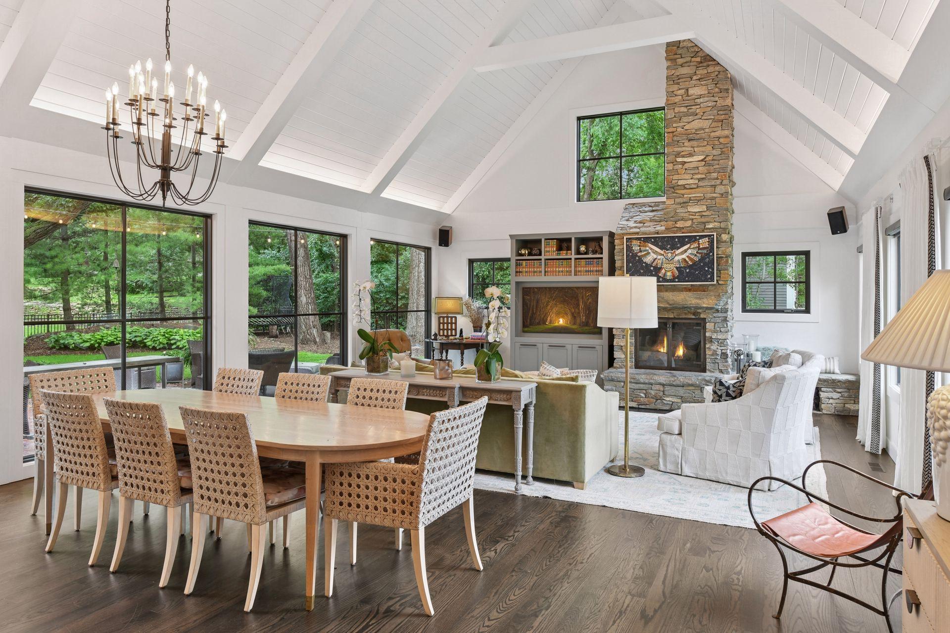 6617 Iroquois Trail