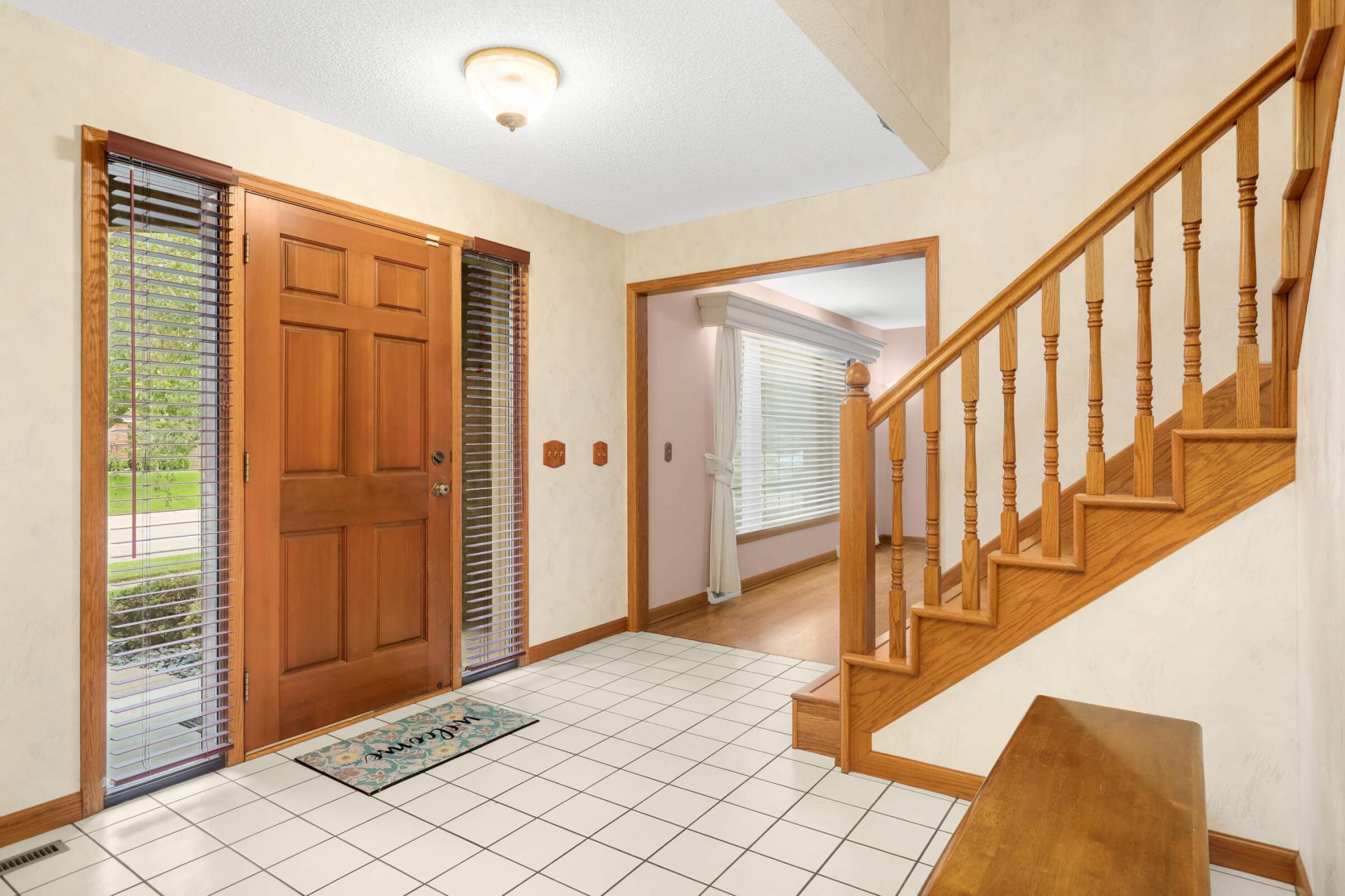 1318 W Royal Oaks Drive
