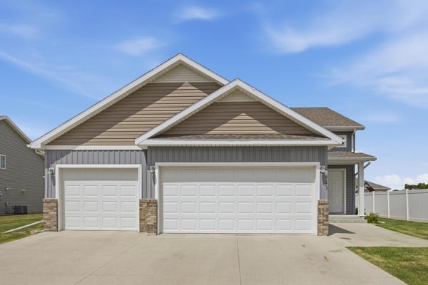 6073 AUTUMN DR S, FARGO, ND 58104 - Image 397faf8410efc2f2aecccf9c7716cf19/3360724231