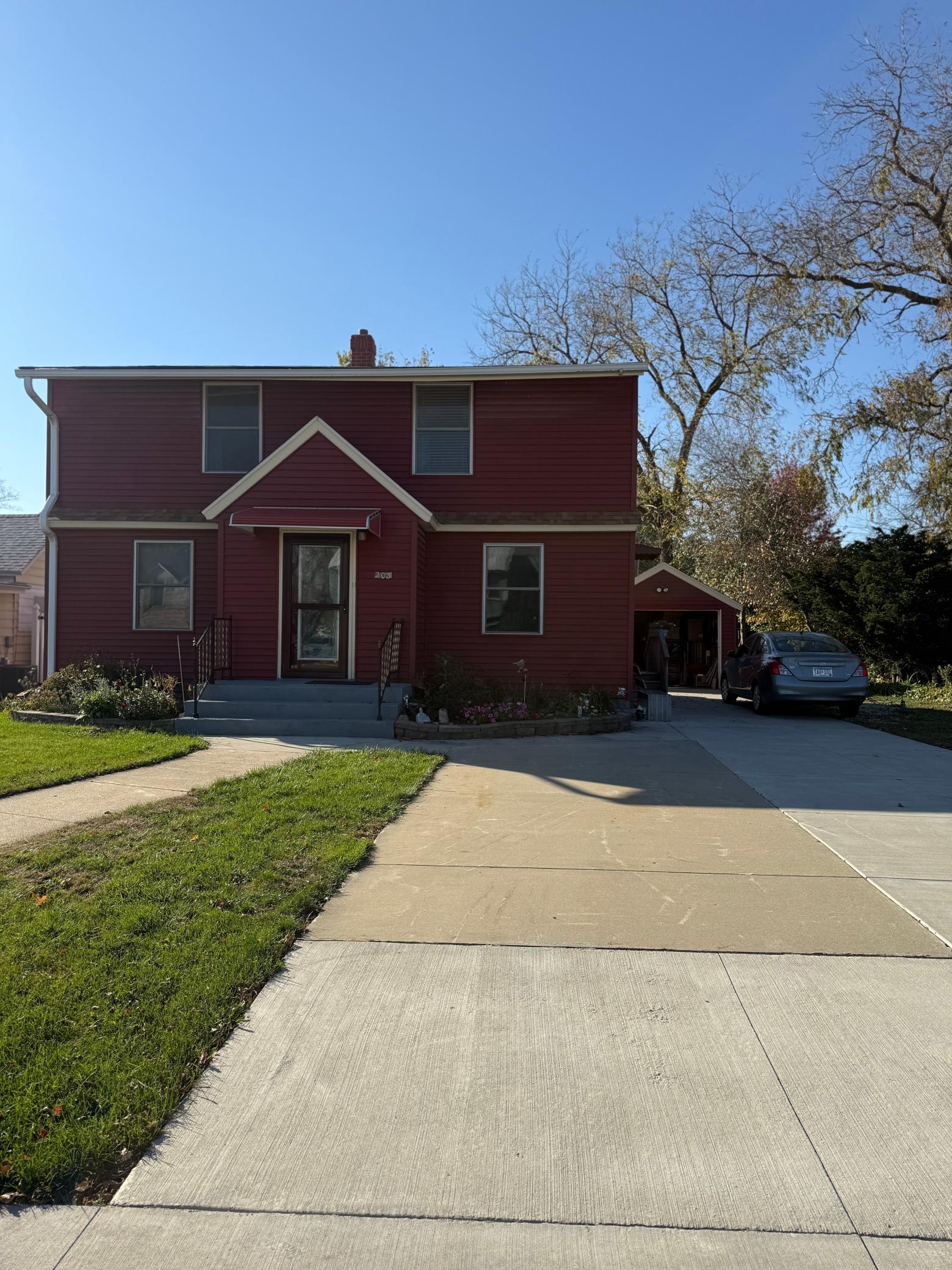 203 N Mantorville Avenue