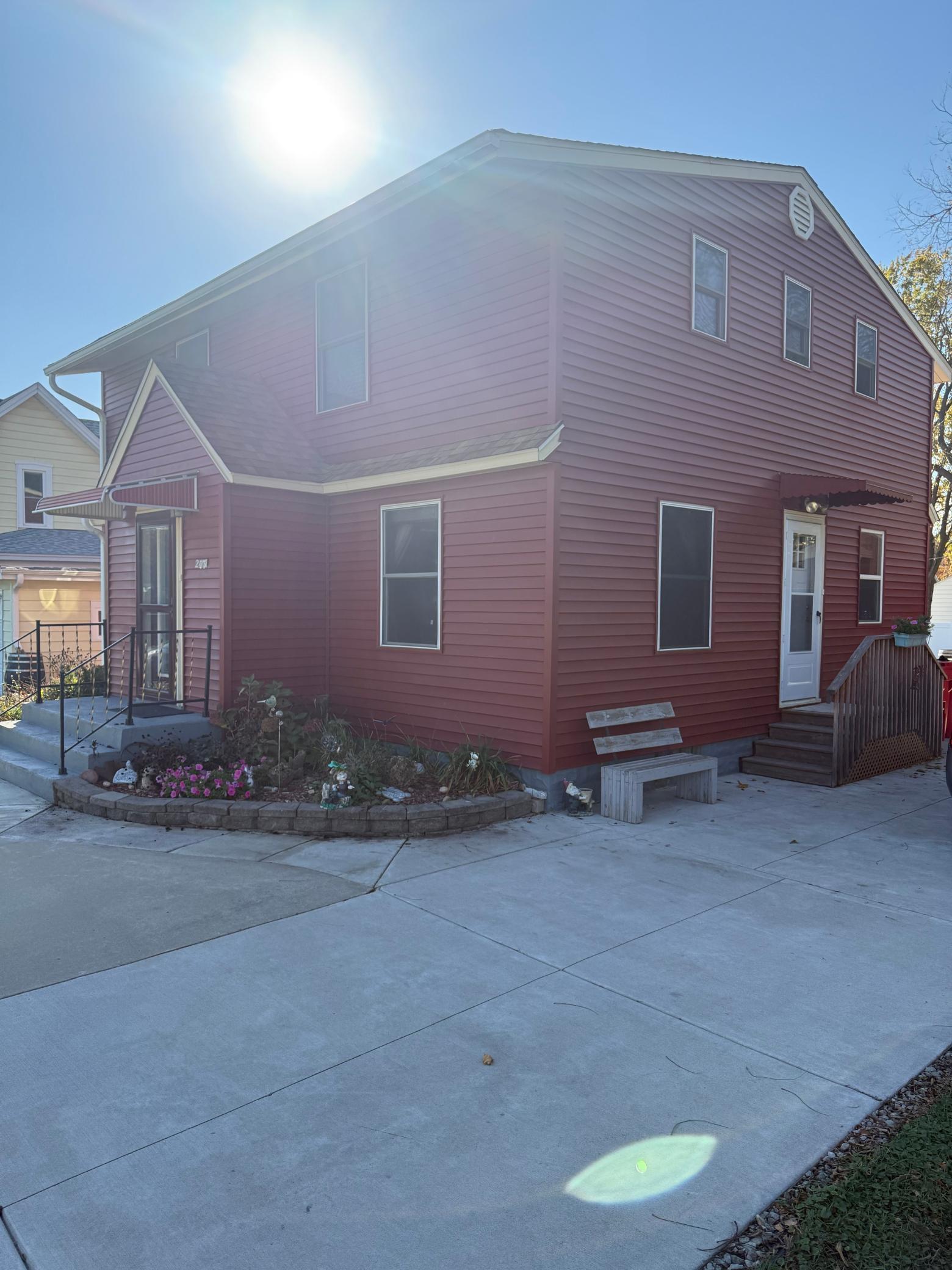 203 N Mantorville Avenue