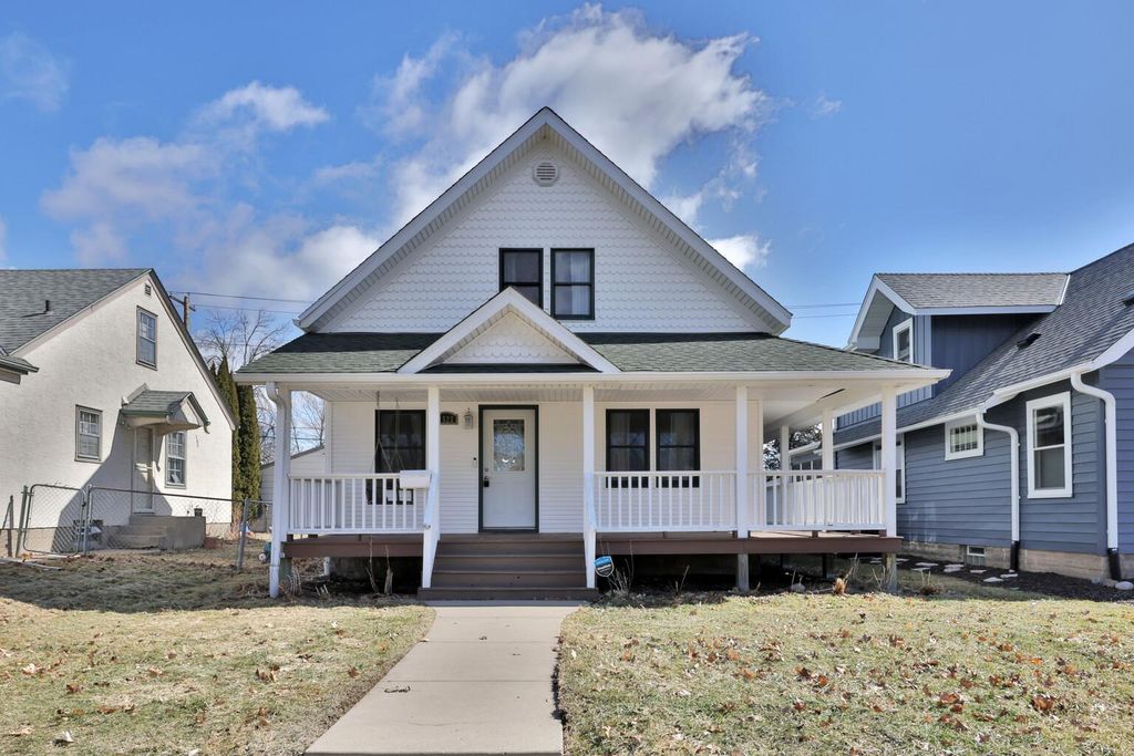 Photo of 1522 Maywood Street, Saint Paul, MN 55117 (MLS # 7036718)