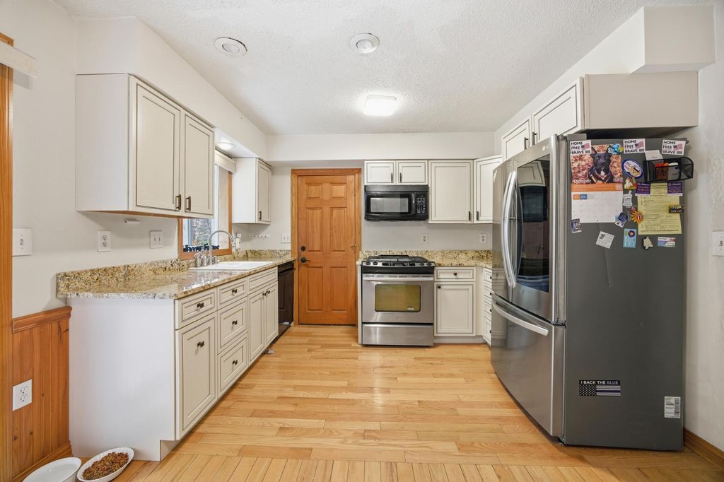 Photo of 14805 32nd Avenue N, Plymouth, MN 55447 (MLS # 6823691)