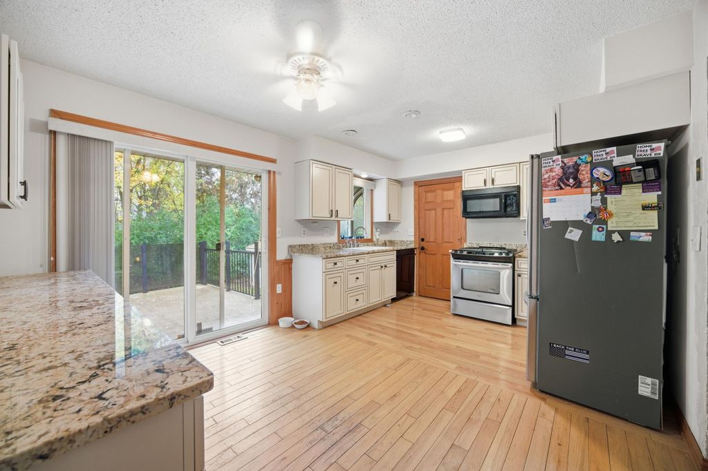 Photo of 14805 32nd Avenue N, Plymouth, MN 55447 (MLS # 6823691)