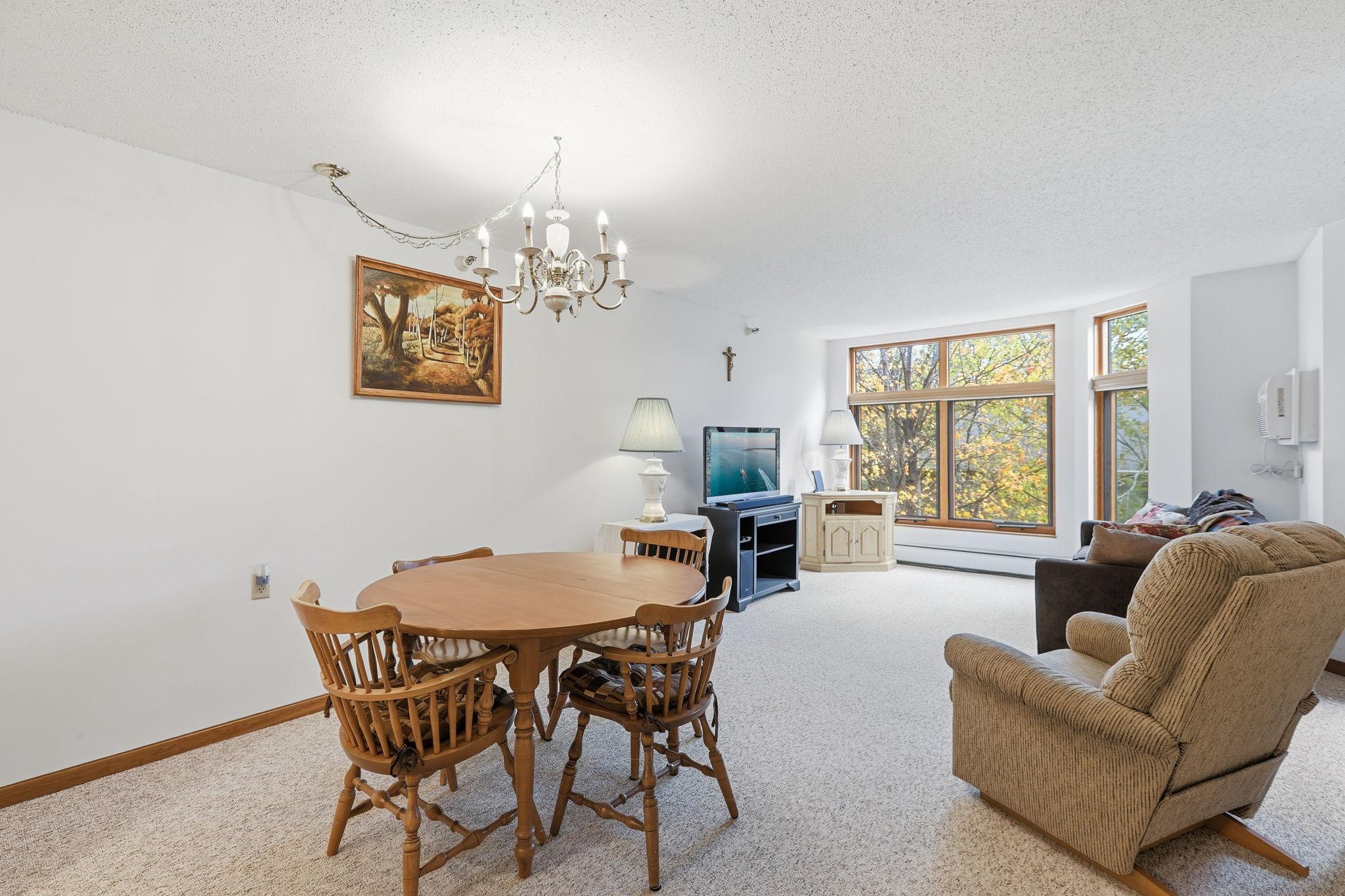 500 County Road B W 328