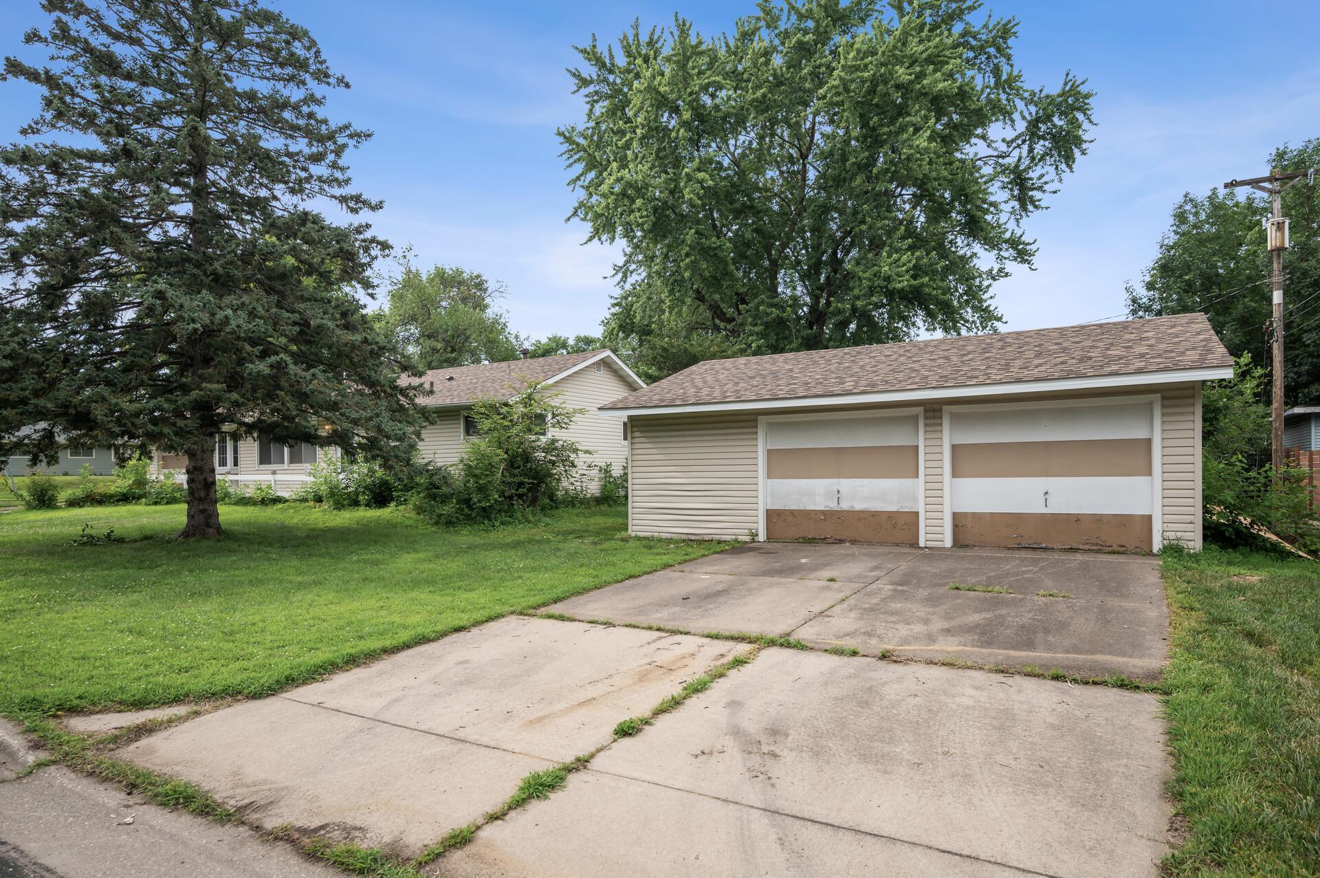 416 19th Street W