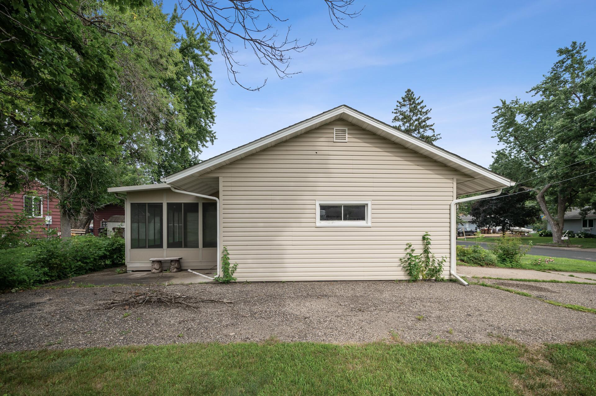 416 19th Street W