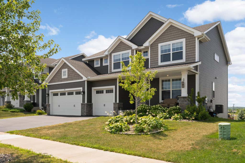 Photo of 870 Spancil Hill Drive, Woodbury, MN 55129 (MLS # 7117367)