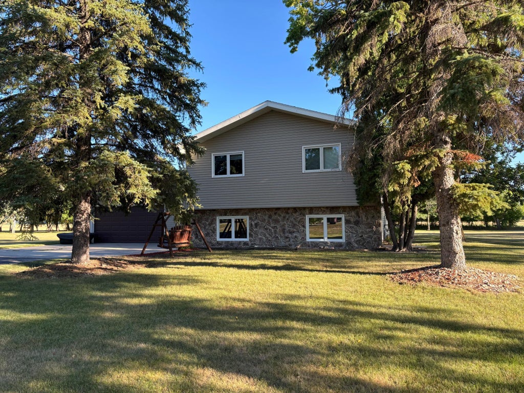 Photo of 14372 Riverbend Trail, Thief River Falls, MN 56701 (MLS # 7134678)