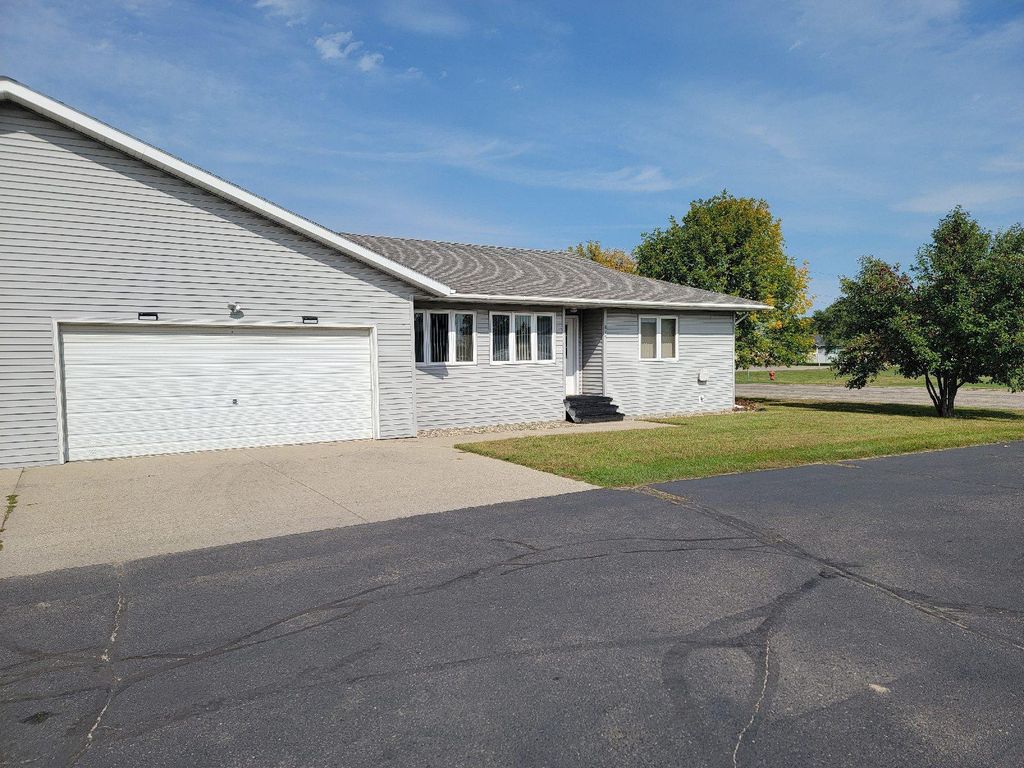 Photo of 815 6th Avenue NE, Perham, MN 56573 (MLS # 7029177)