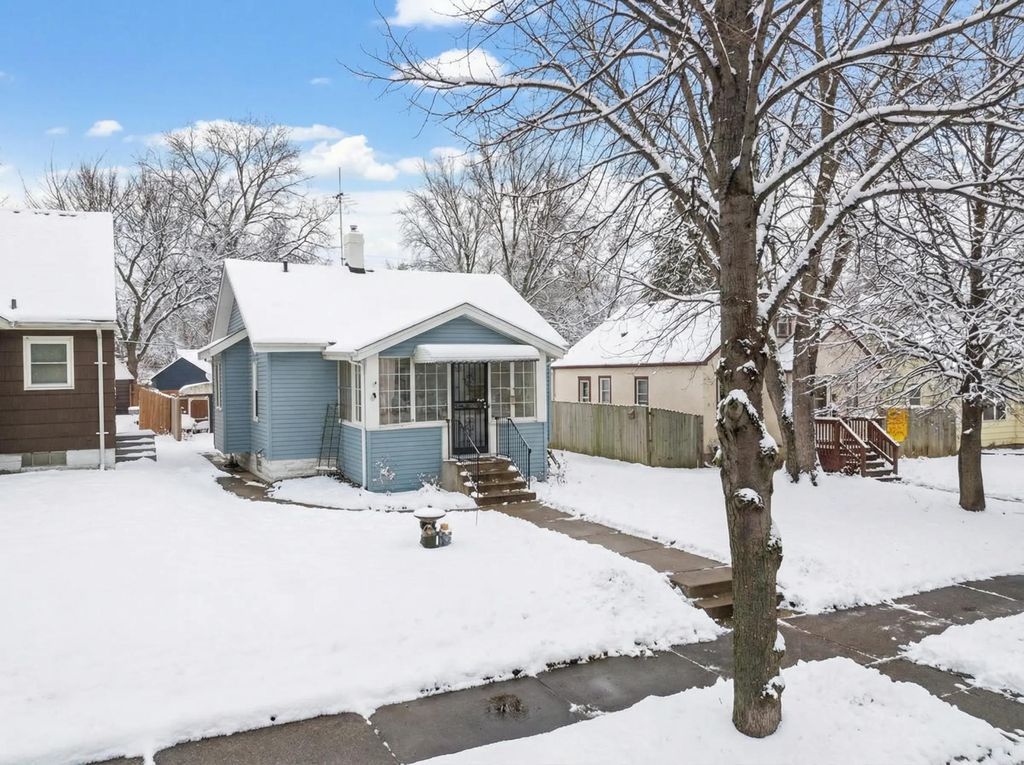 Photo of 3428 Queen Avenue N, Minneapolis, MN 55412 (MLS # 7004886)