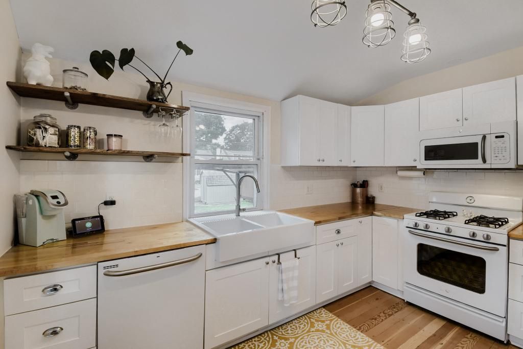 Photo of 3044 Idaho Avenue S, Saint Louis Park, MN 55426 (MLS # 7097034)