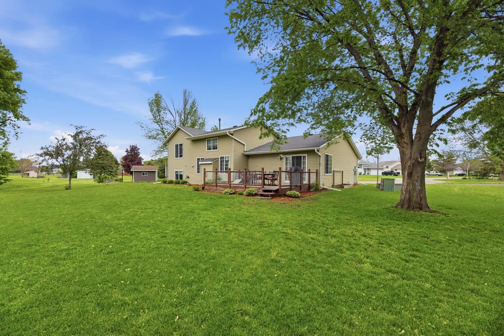 Photo of 971 Lacy Court, Belle Plaine, MN 56011 (MLS # 7078069)