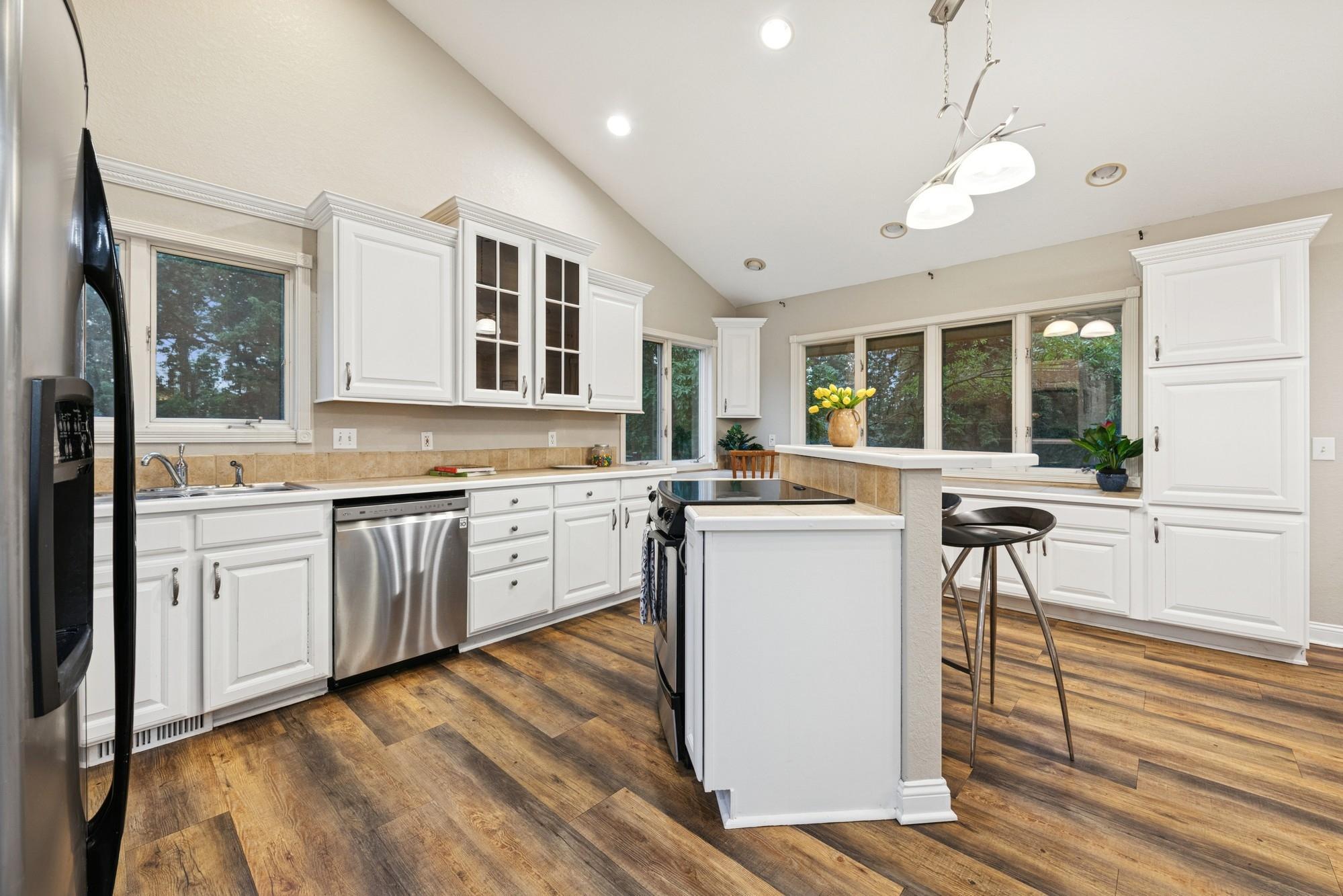 4137 Eau Claire Trail NE