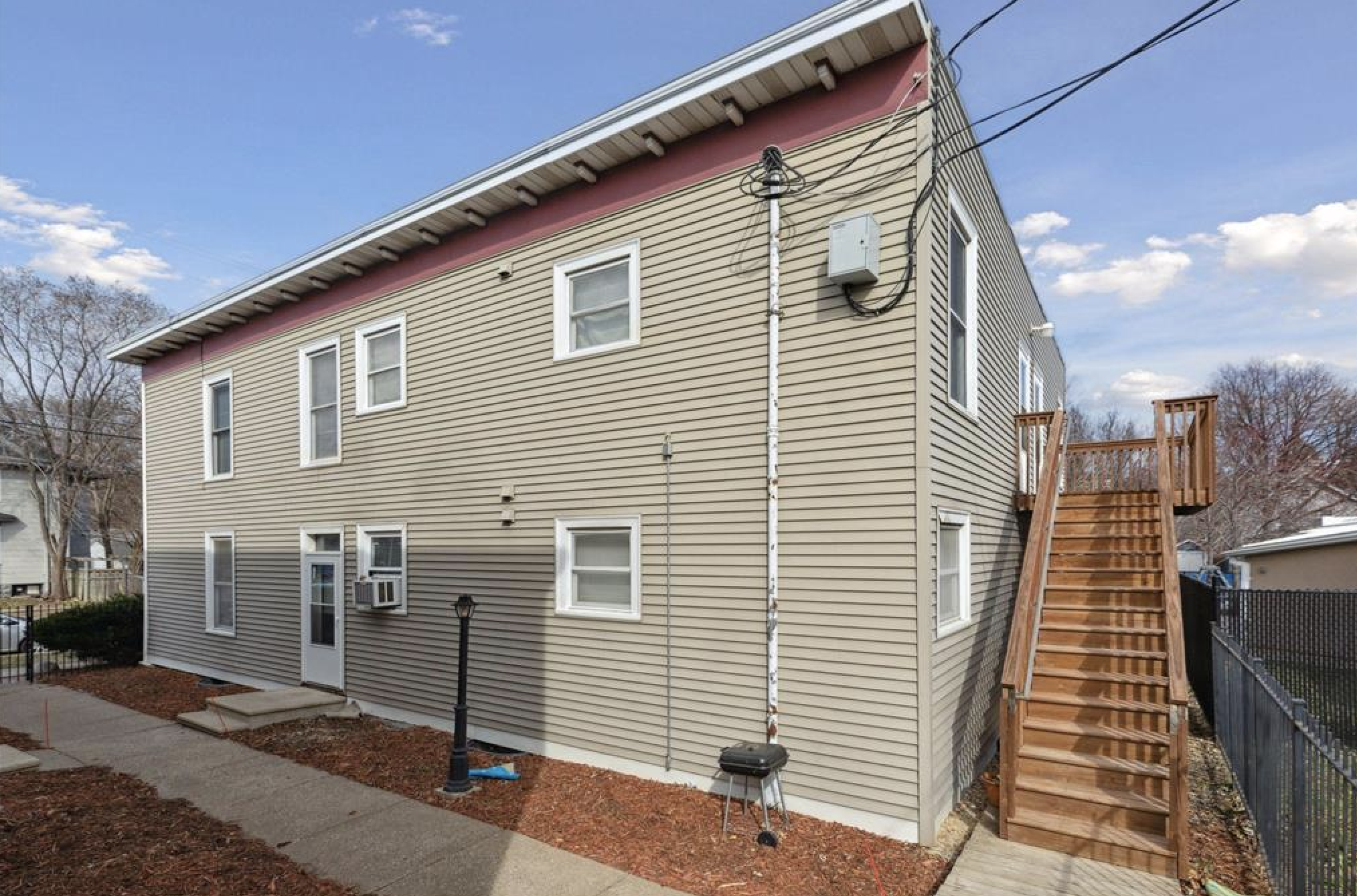 52 Douglas Street