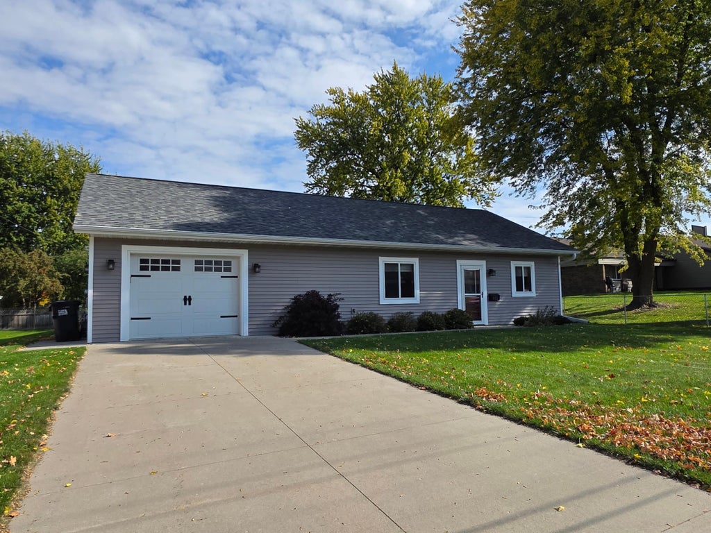Photo of 411 Bullis Street, Kenyon, MN 55946 (MLS # 7161386)
