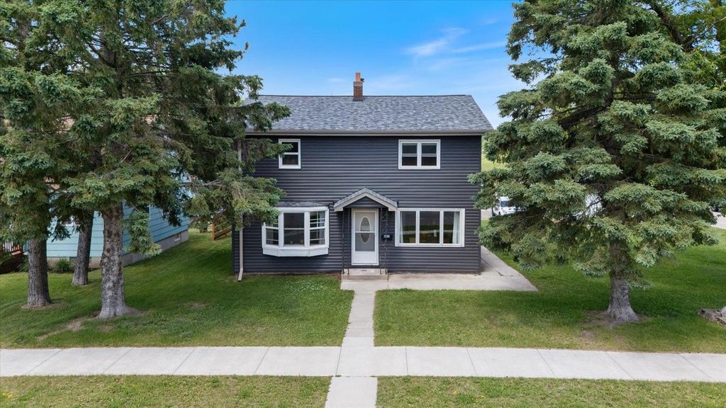 Photo of 602 8th Street NW, Chisholm, MN 55719 (MLS # 7057857)