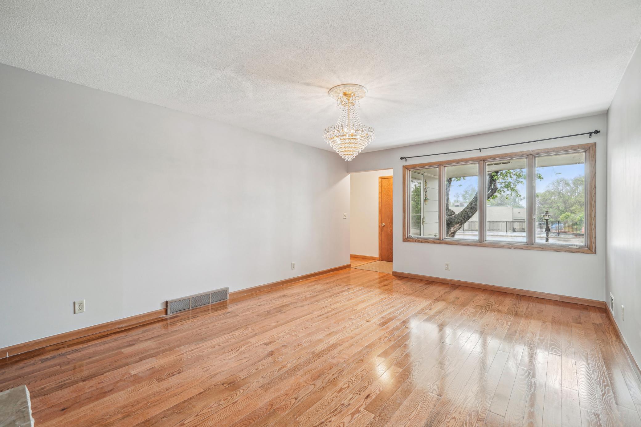 5212 W 70th Street