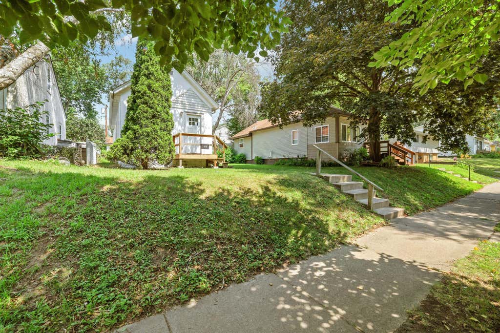 Photo of 1619 Reaney Avenue, Saint Paul, MN 55106 (MLS # 7076497)