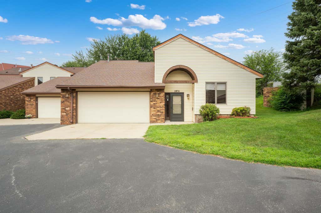 Photo of 2831 26th Street NW, Rochester, MN 55901 (MLS # 7126137)