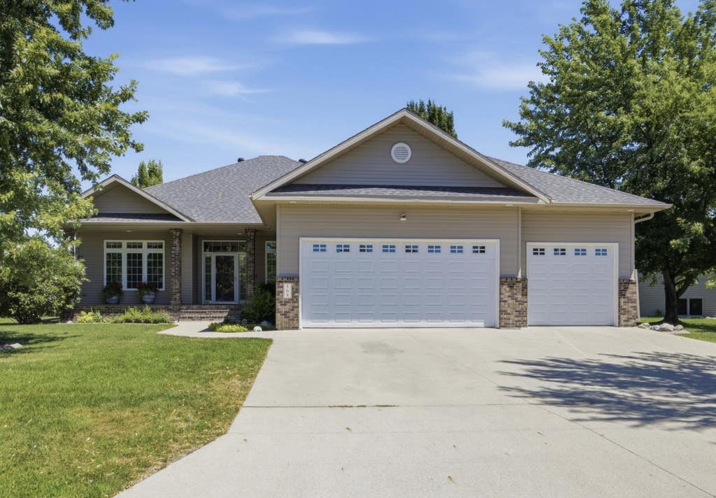 Photo of 868 32nd Street S, Moorhead, MN 56560 (MLS # 7108801)