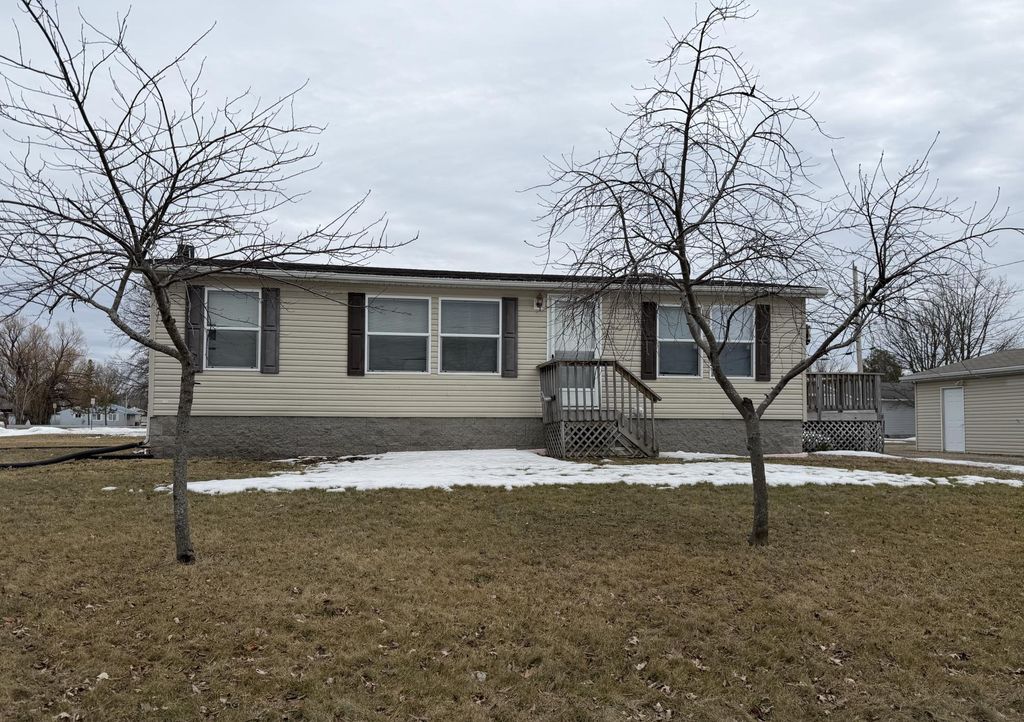Photo of 1702 Main Avenue, International Falls, MN 56649 (MLS # 7045923)
