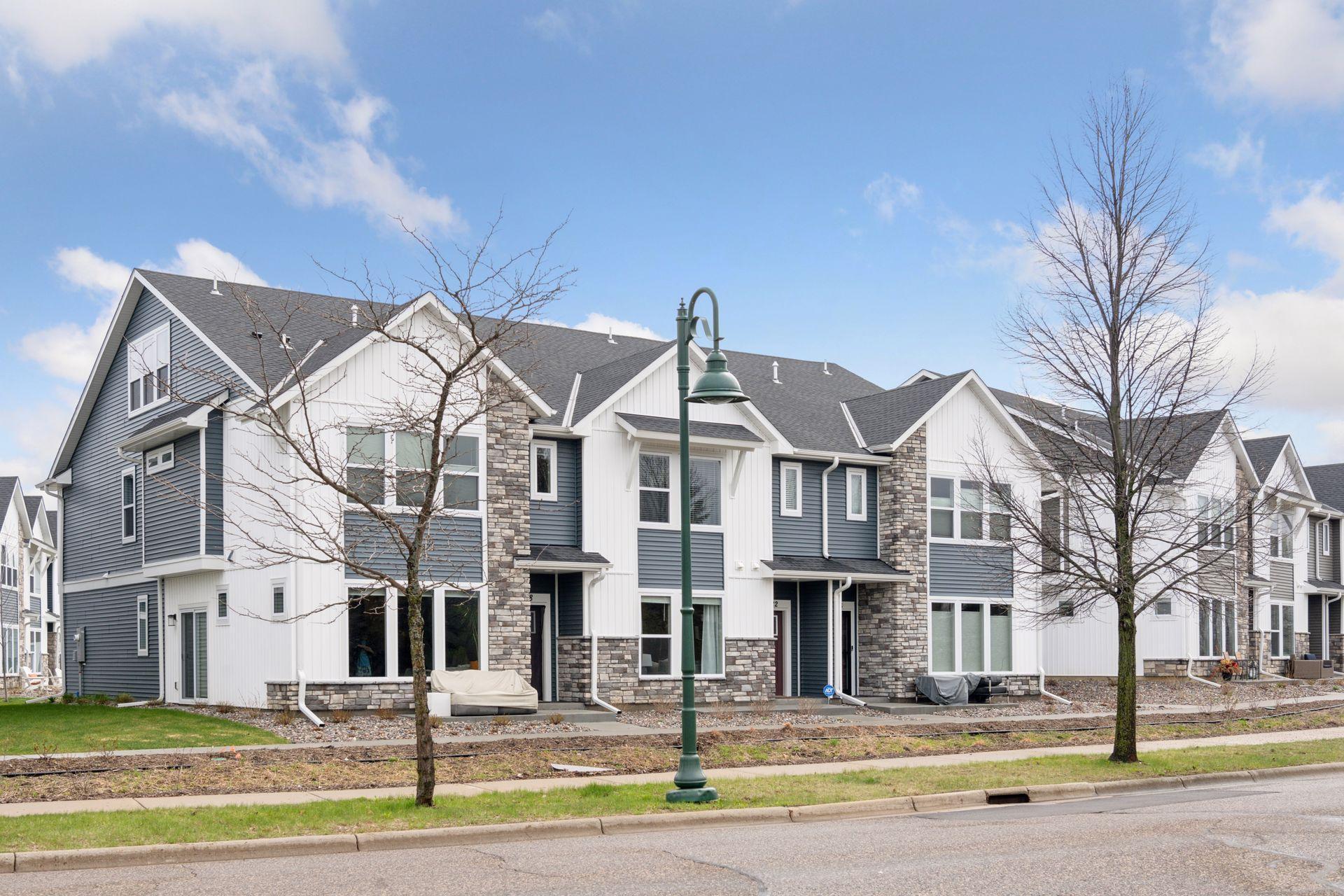 2422 N Blossom Circle