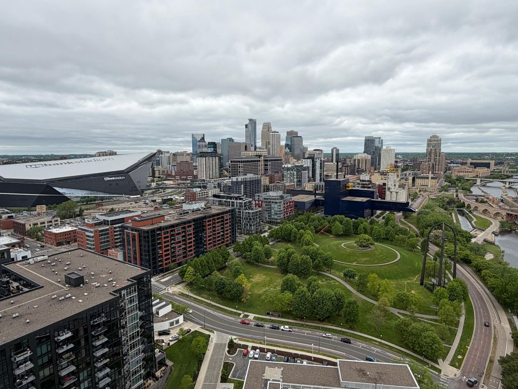 Photo of 1111 W River Parkway #26B, Minneapolis, MN 55415 (MLS # 7079816)
