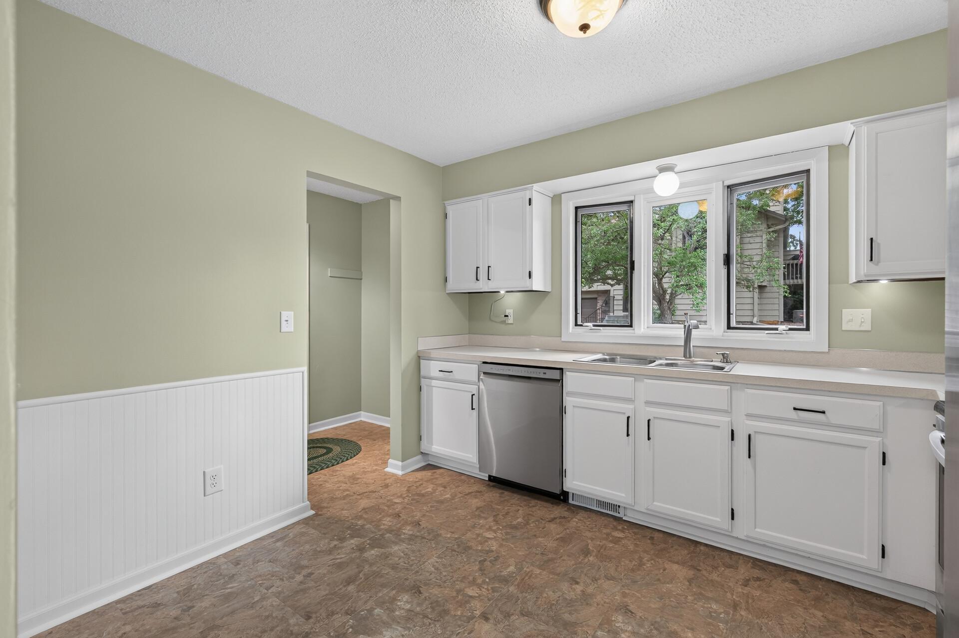 3984 Orchid Lane N