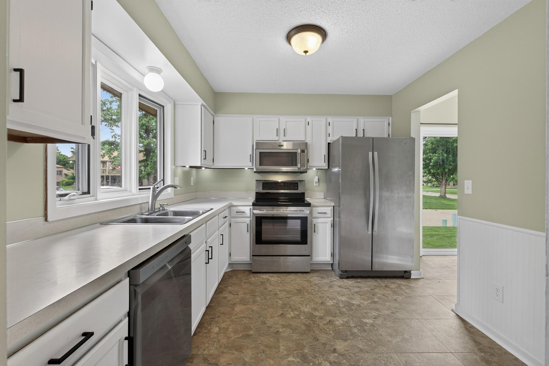 3984 Orchid Lane N