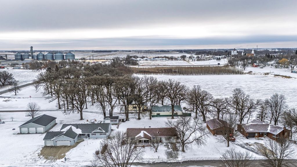 Photo of 609 E 8th Street, Winthrop, MN 55396 (MLS # 7001425)