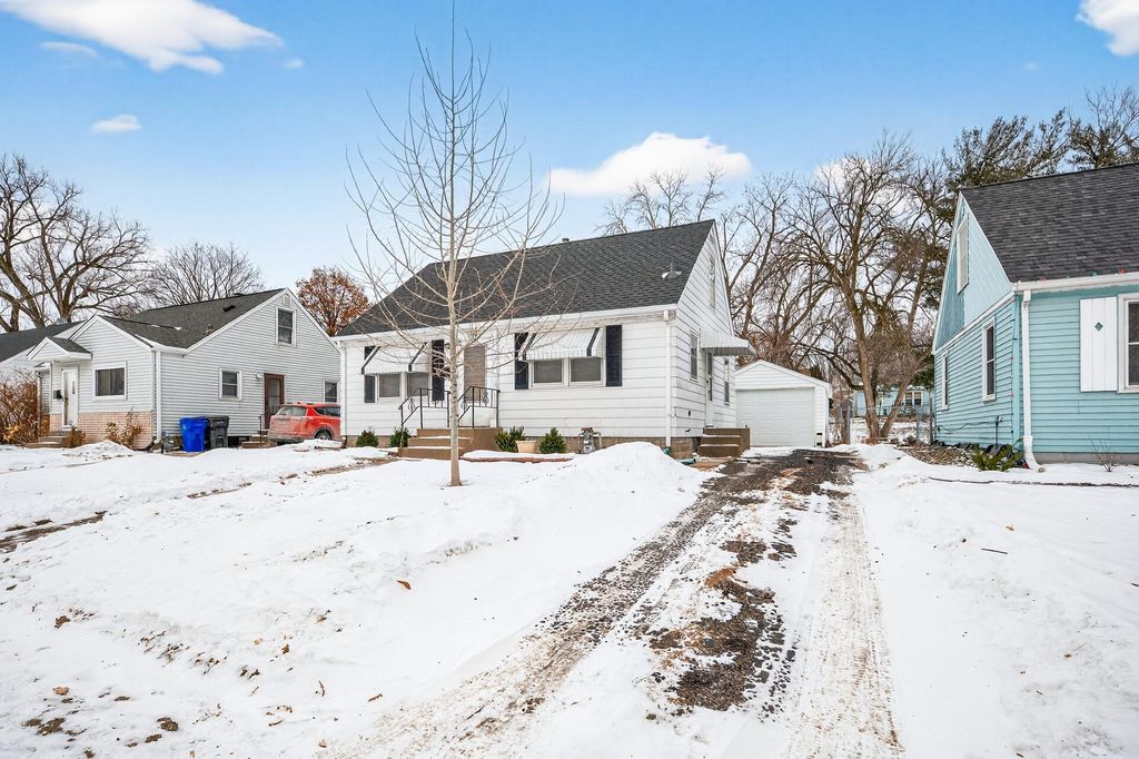 Photo of 1144 Flandrau Street, Saint Paul, MN 55106 (MLS # 7014003)