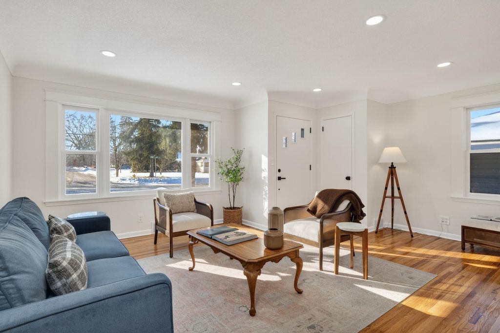 Photo of 2561 Harvester Avenue E, Maplewood, MN 55119 (MLS # 7018012)