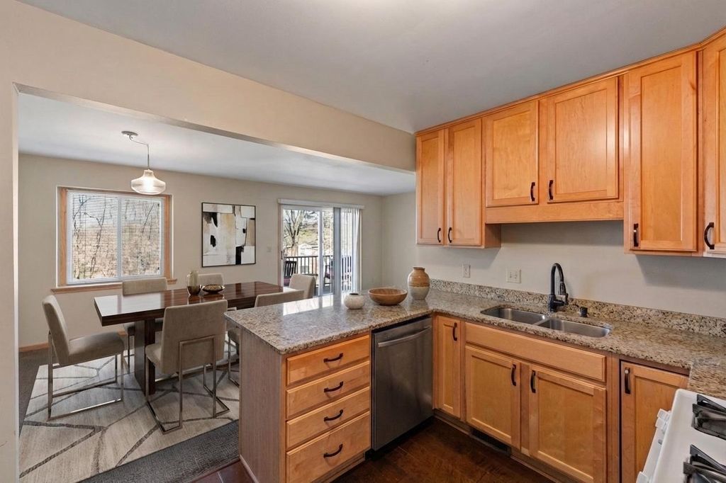 Photo of 304 Pondridge Circle, Wayzata, MN 55391 (MLS # 7056696)