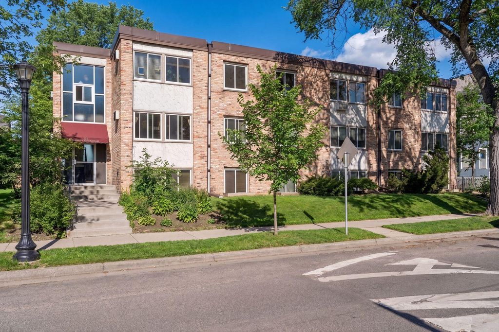 Photo of 2212 Aldrich Avenue S #102, Minneapolis, MN 55405 (MLS # 7037052)