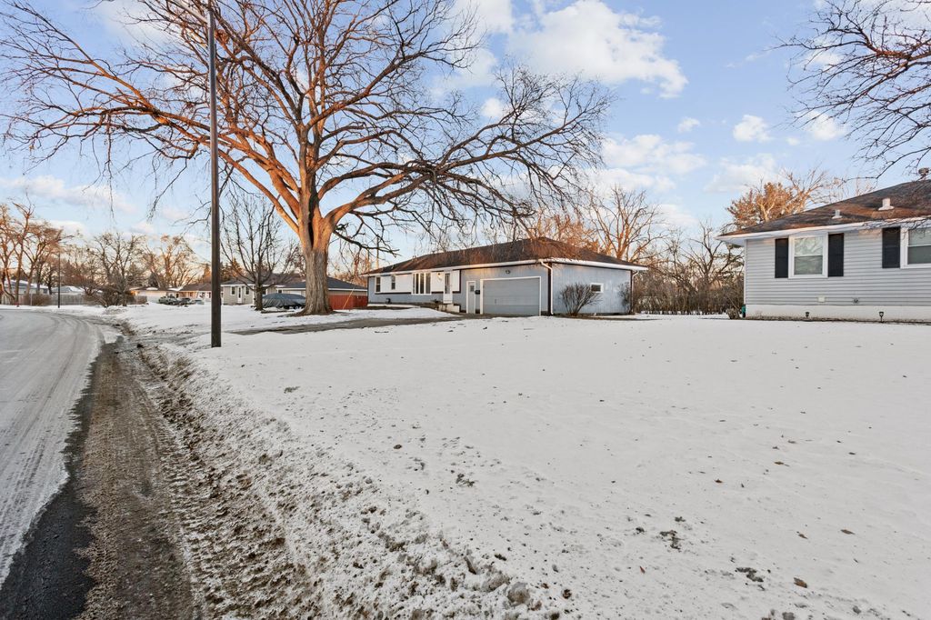 Photo of 7048 Kentucky Avenue N, Brooklyn Park, MN 55428 (MLS # 7013370)